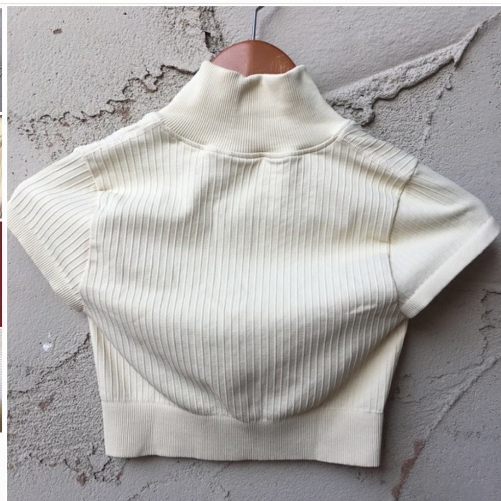 Bo+Tee Cropped Top Size XS - Picture 2 of 4